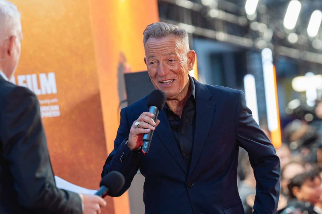 Springsteen Dedicates Song, Slams ICE Tactics