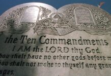 Court Backs Texas in Classroom Ten Commandments Case