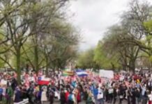 Buses for Protesters Linked to Chicago Schools Fund