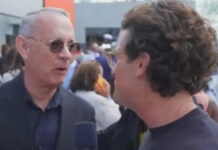 Tom Hanks Tells a Live Reporter to “Add a Zero” at Obama Event