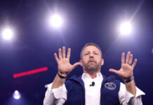 Markwayne Mullin Faces Backlash Over Reported DHS Meeting With Illegal-Labor Advocacy Group